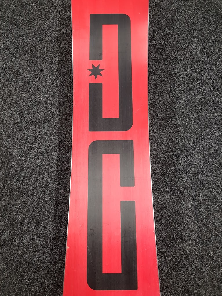 Deska snowboardowa Bazaar DC Focus + wiązania Salomon SpeedFit w rozmiarze S/M