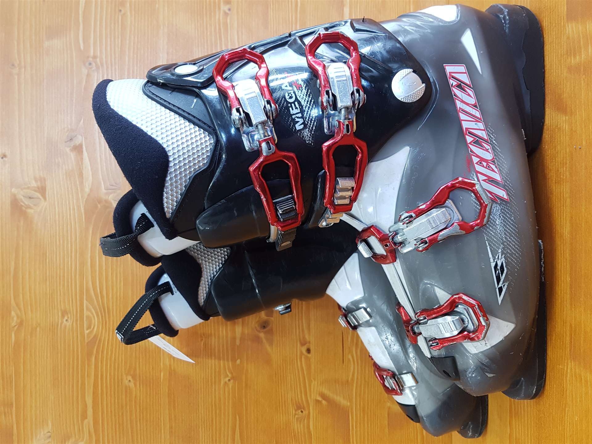 Použité lyžiarky TECNICA Mega +T