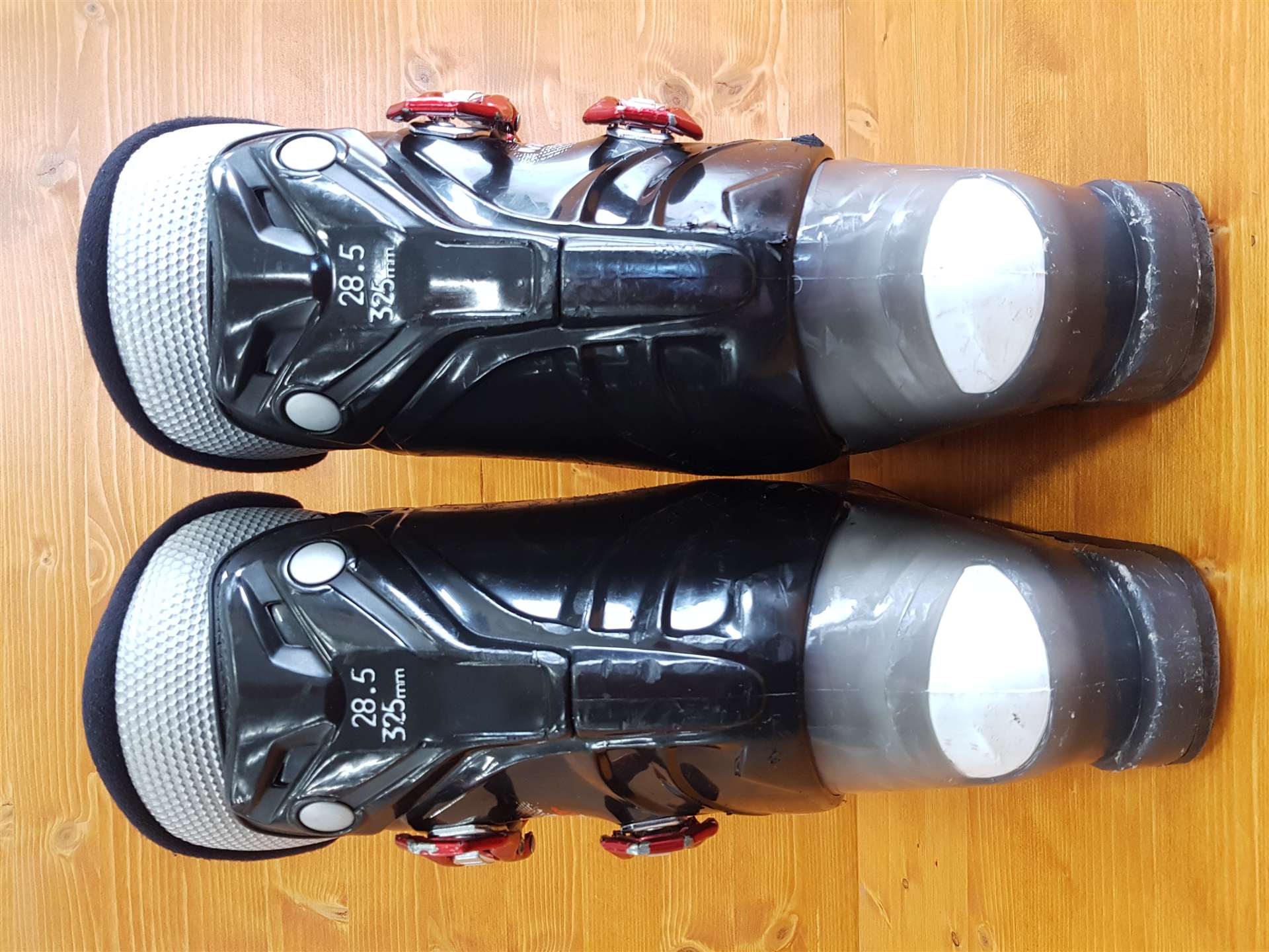 Použité lyžiarky TECNICA Mega +T