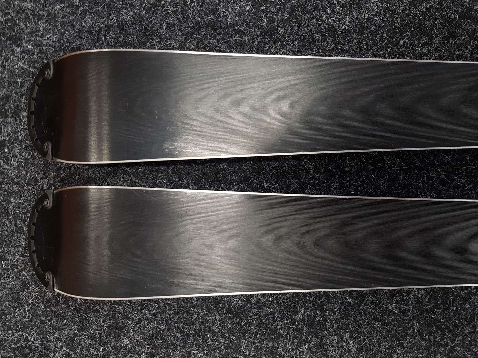 Skis SALOMON XDR FOCUS d'occasion + fixations Salomon LITHIUM 10