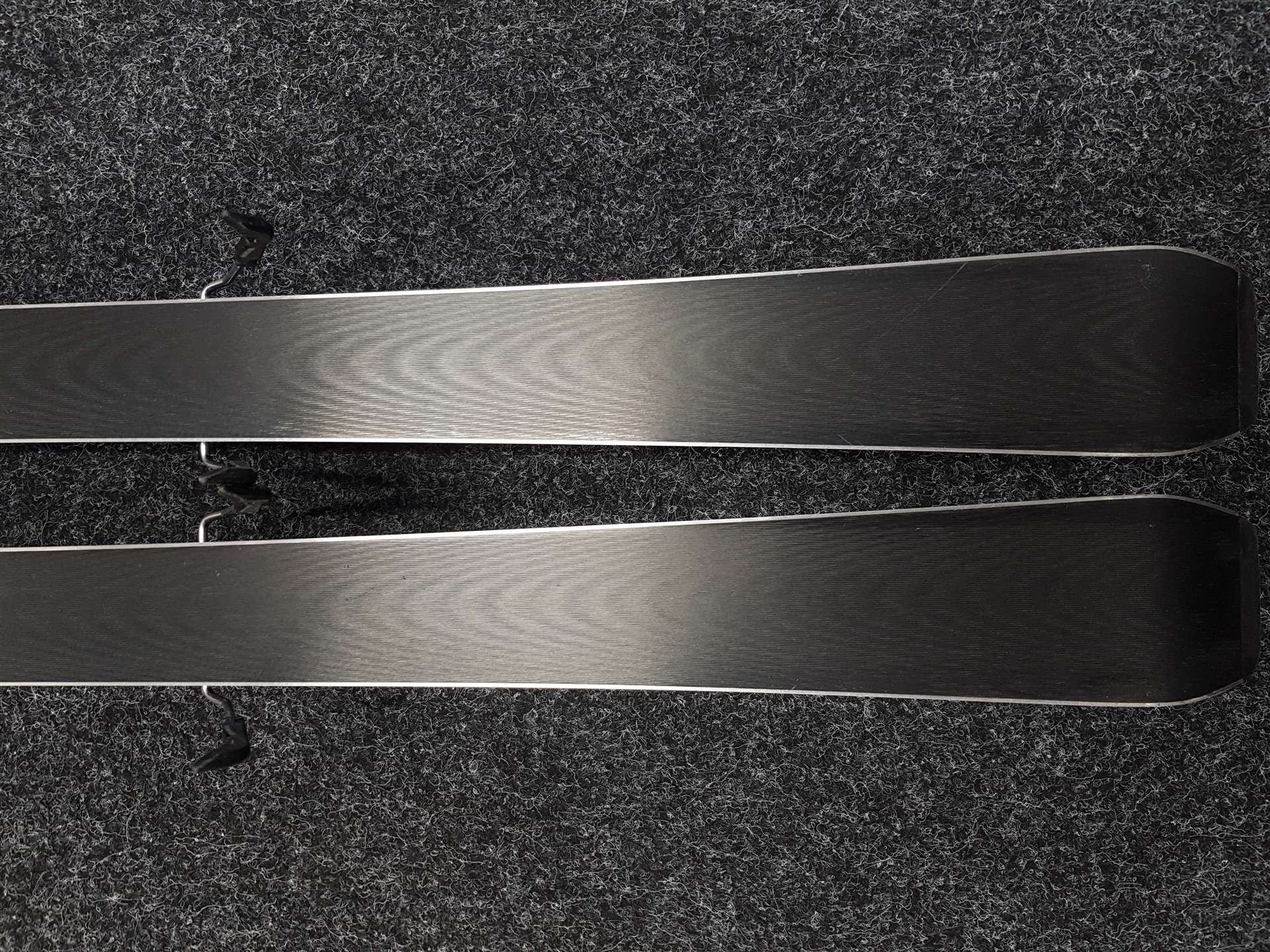 Skis SALOMON XDR FOCUS d'occasion + fixations Salomon LITHIUM 10